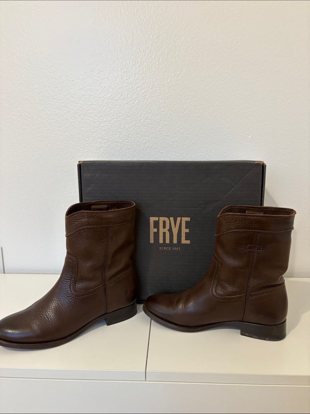 Frye Cara Roper Short Chocolate Leather Short Shaft Boots